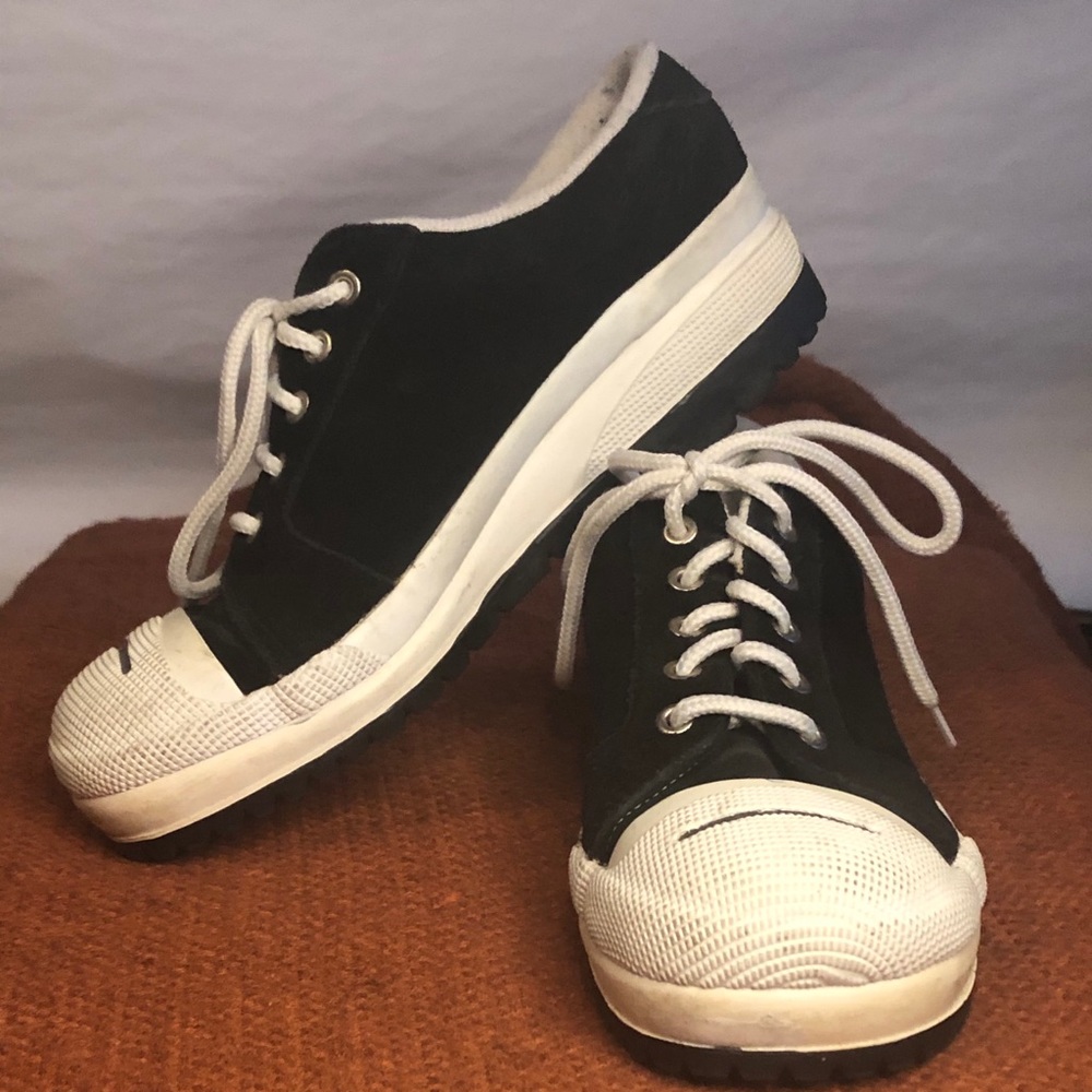 ✨🖤Retro Xhilaration mini-platform suede sneaks!🤍